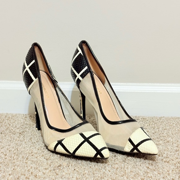 Women's white and Black Pumps - Picture 5 of 9